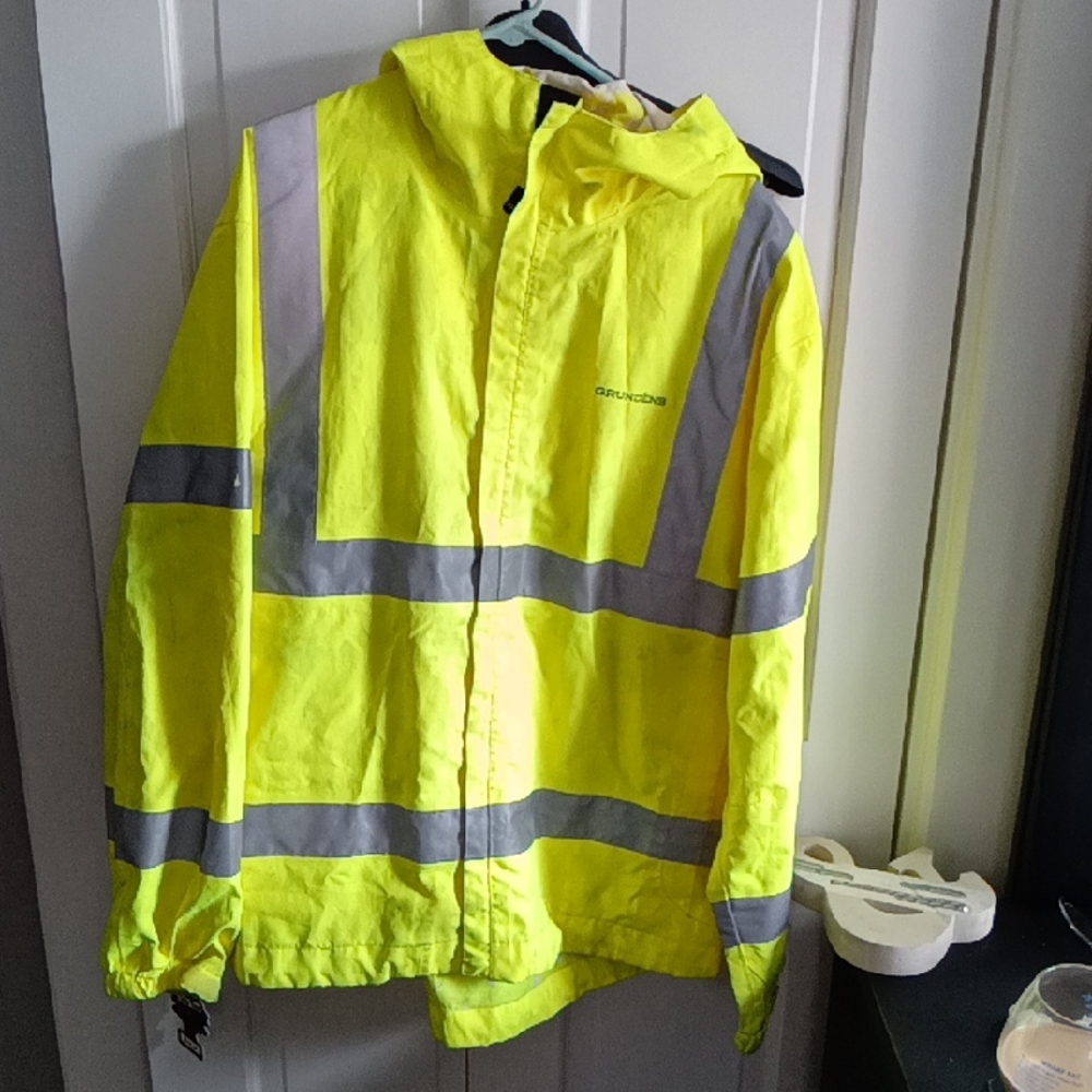 Grundéns Men's High-Visibility Yellow Safety Rain Jacket